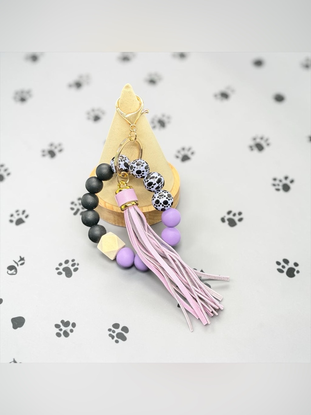 🐾Lavender & Black Silicone Beaded Keychain/Bag Charm w/Paw Print Beads & Tassel🐾